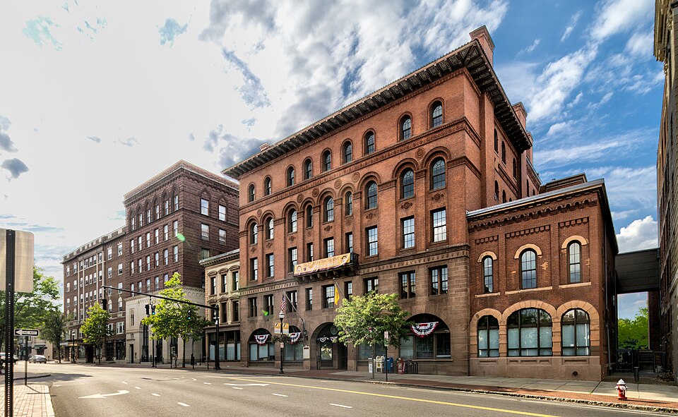 File:West Main Street, Downtown New Britain, Connecticut.jpg